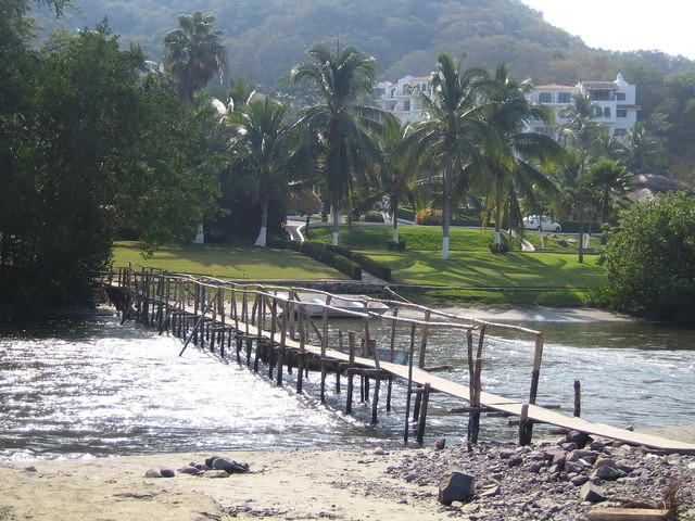 The bridge between La Palma and La Playa de Santiago