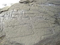 The petroglyphs are only visable during low tide.